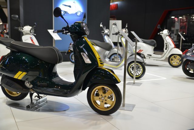 MCL19_Vespa_13