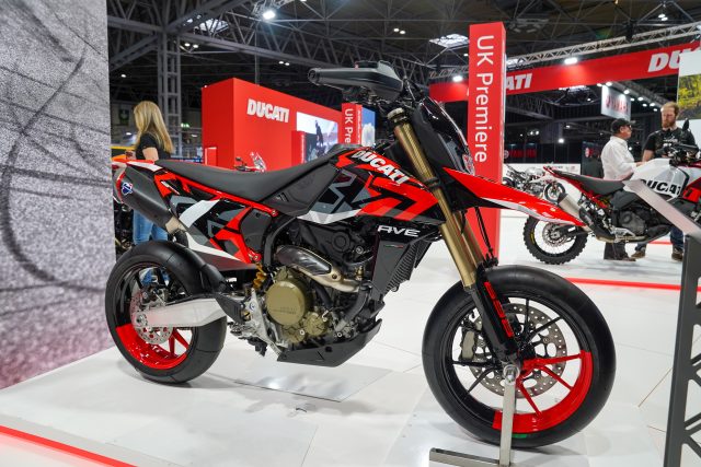 Ducati_Hypermotard_2