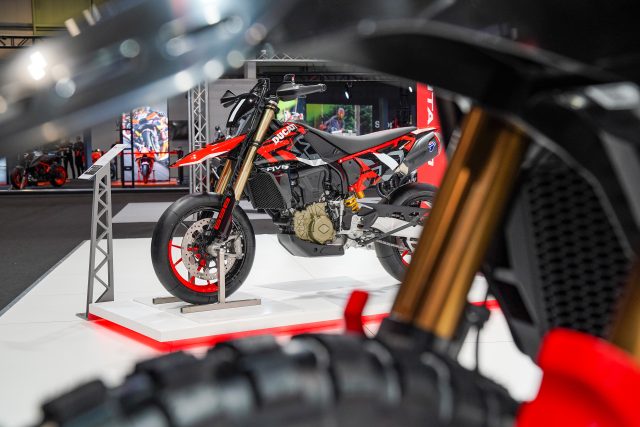 Ducati_Hypermotard_9