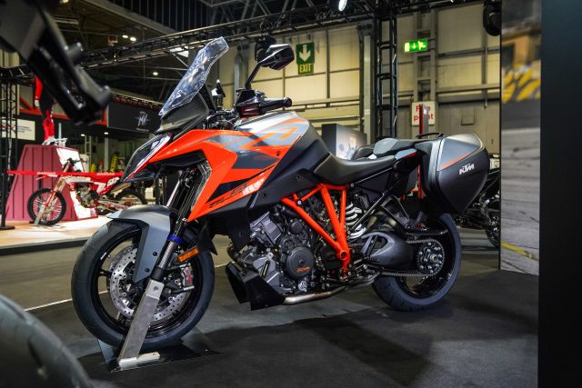 KTM_1290_Superduke_GT_4