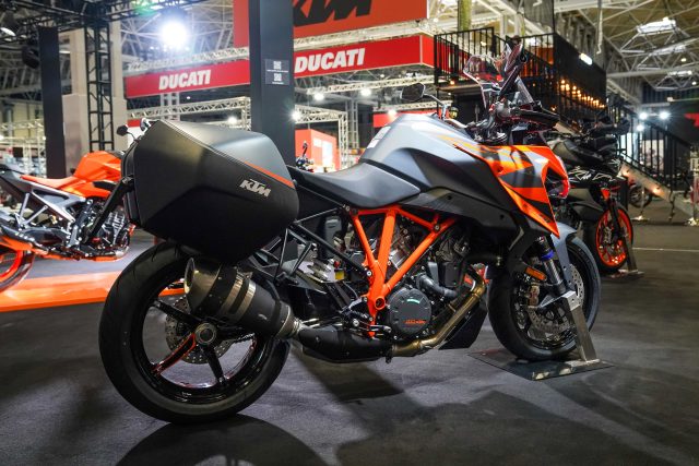 KTM_1290_Superduke_GT_6