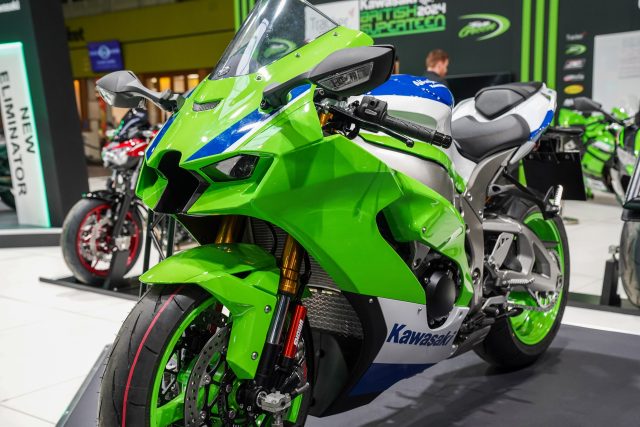 Kawasaki_ZX-10R_2