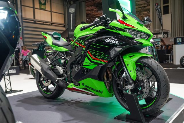 Kawasaki_ZX-4R_2