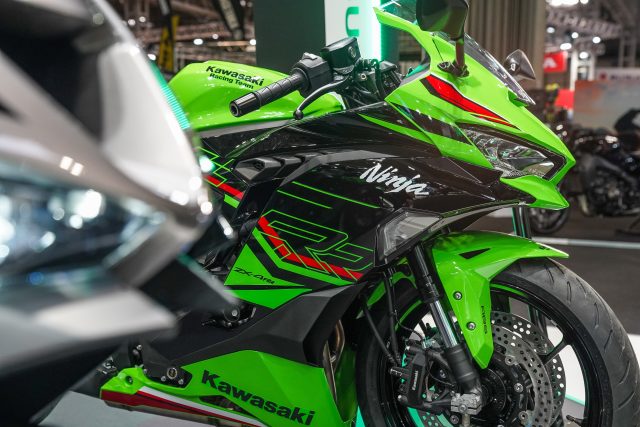 Kawasaki_ZX-4R_4