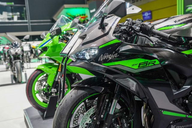 Kawasaki_ZX-6R_1