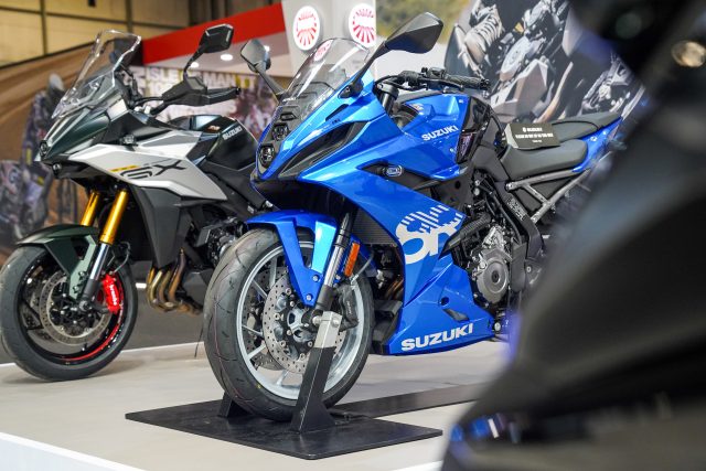 Suzuki_GSX-8R_3