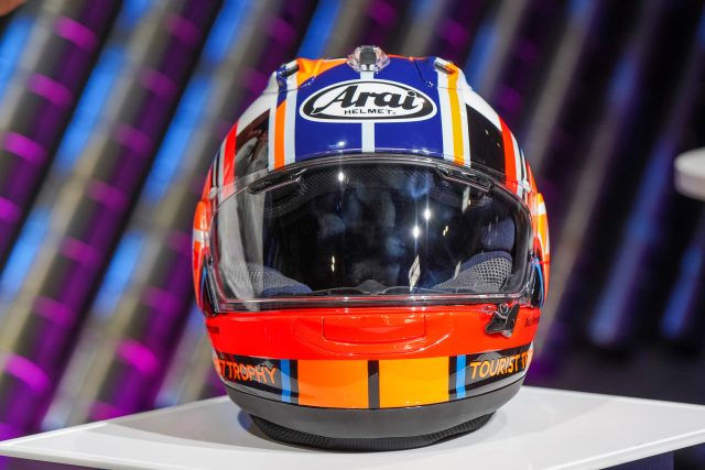 Arai_TT_Helmet_12