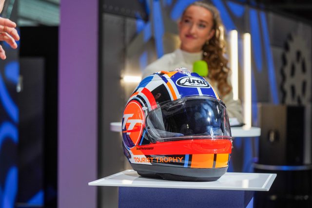 Arai_TT_Helmet_13